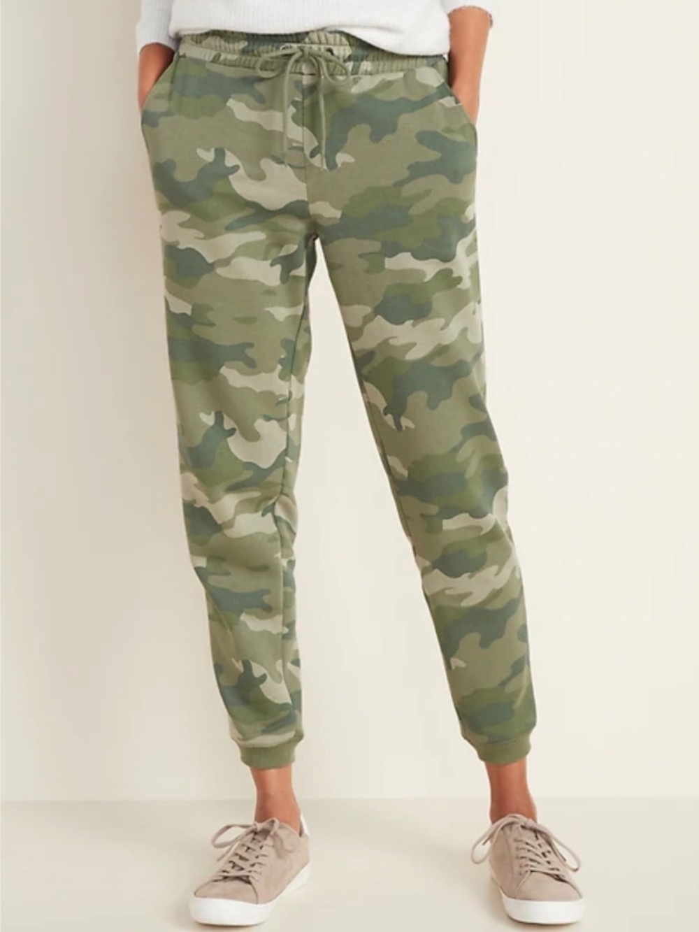 Old Navy Women’s Green Camouflage Joggers Size Small